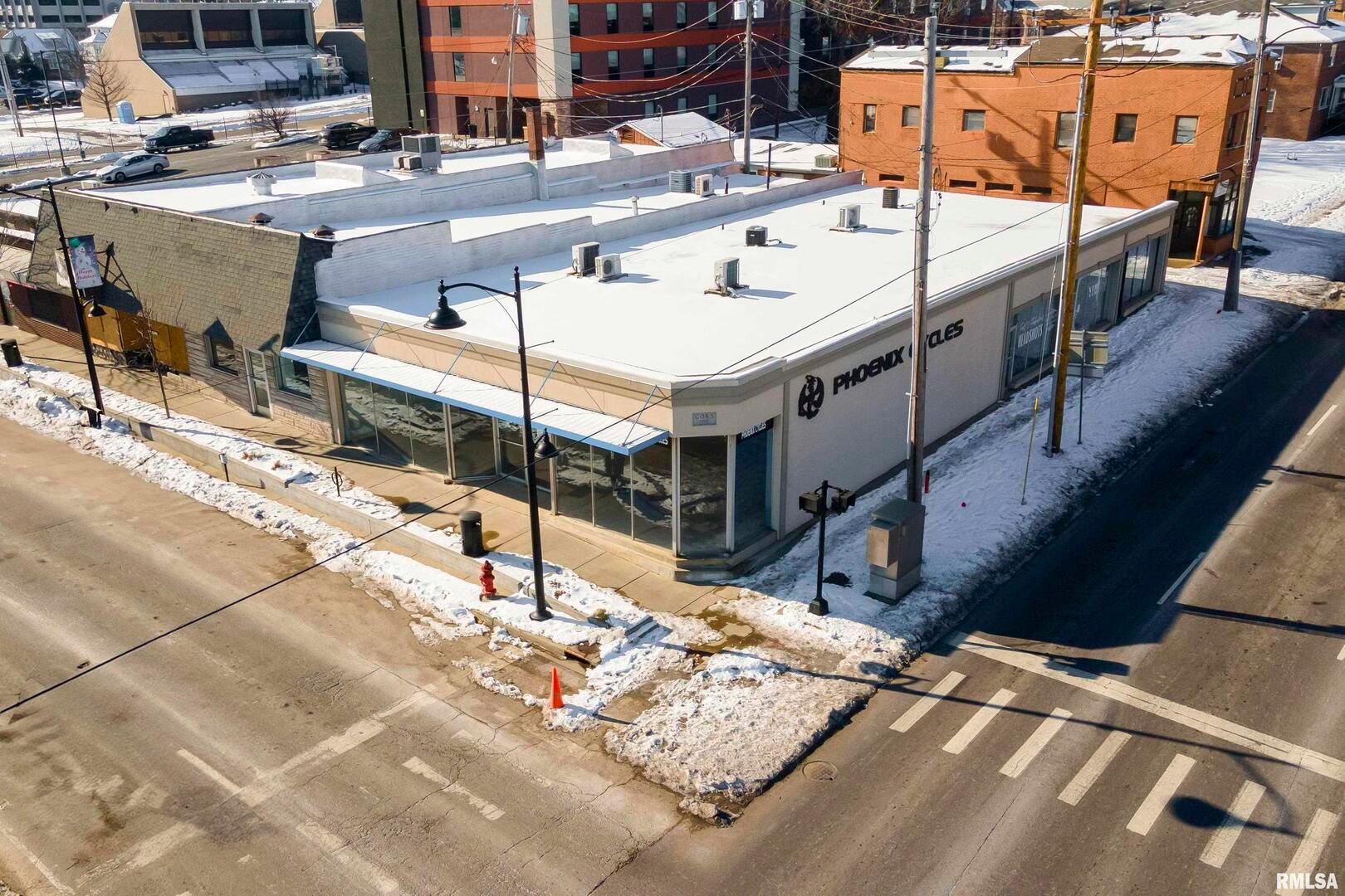 300 S ILLINOIS Avenue — Carbondale, IL 62901