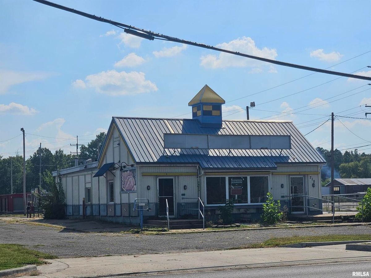 710 MAIN Street, West Frankfort, IL 62896