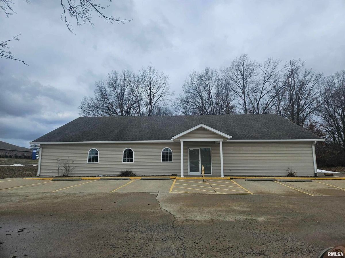 4110 Water Tower Place, Mt Vernon, IL 62864