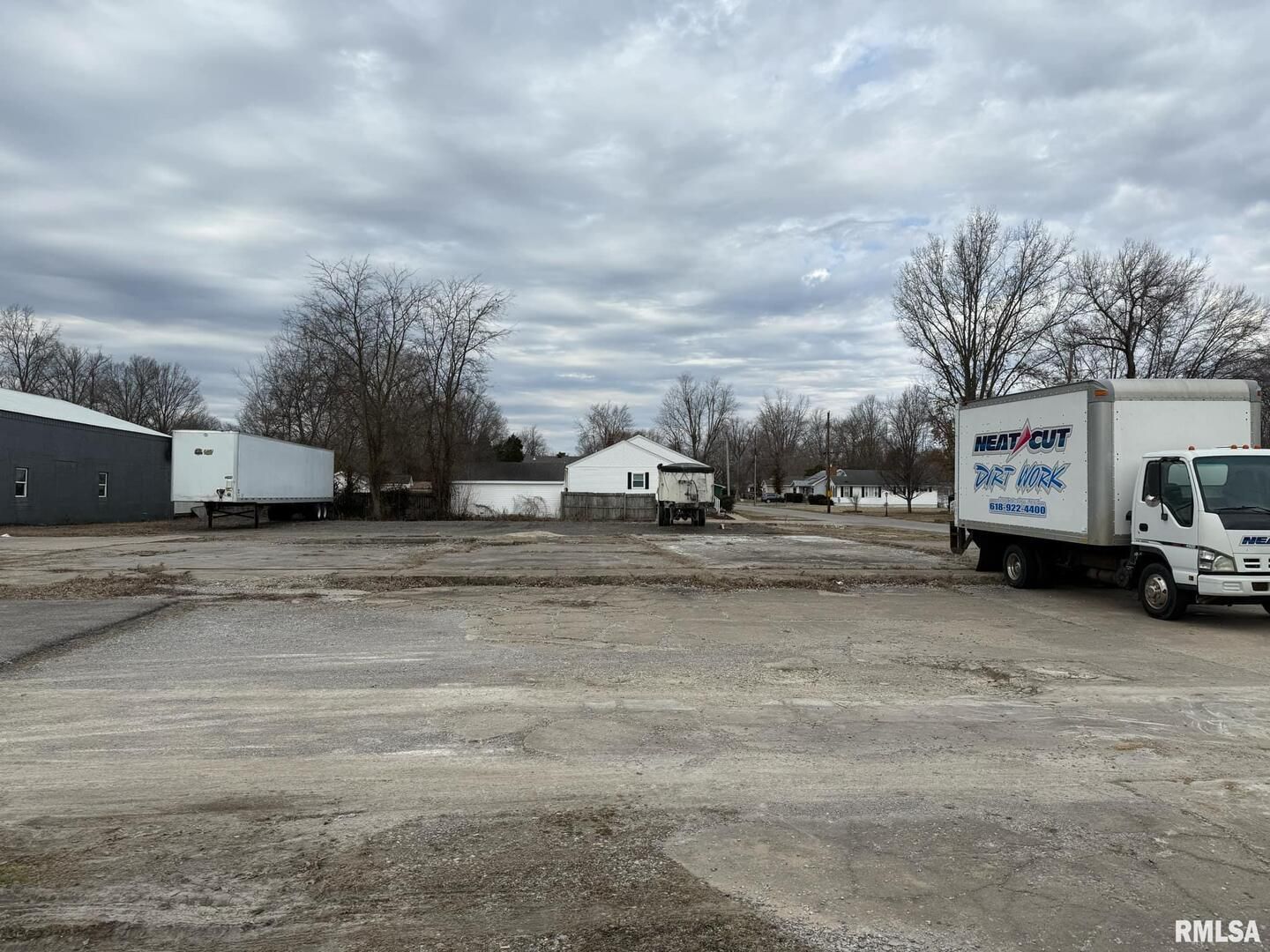 1200 S COURT Street — Marion, IL 62959