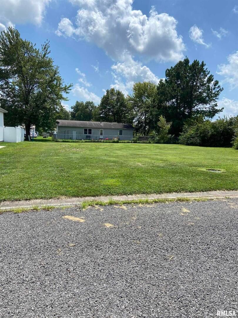 00 NEWPORT Drive — Salem, IL 62881