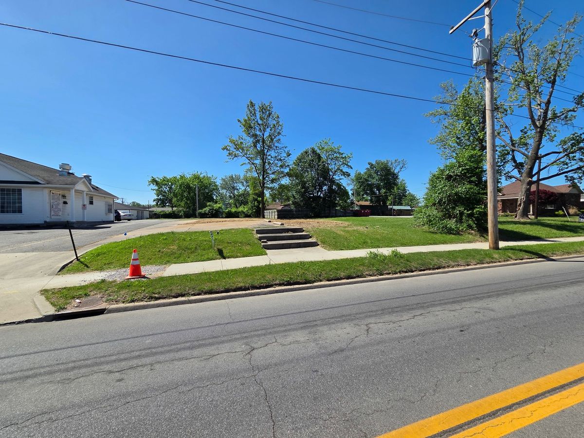 2007 MAIN Street, Marion, IL 62959