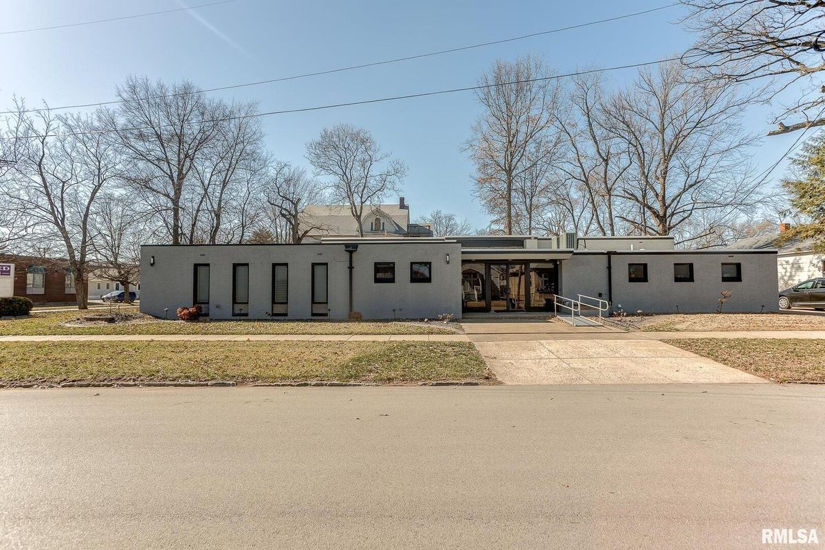 104 PINE Street, Centralia, IL 62801