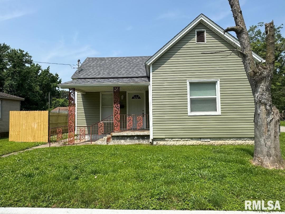 421 N 18TH Street — Herrin, IL 62948