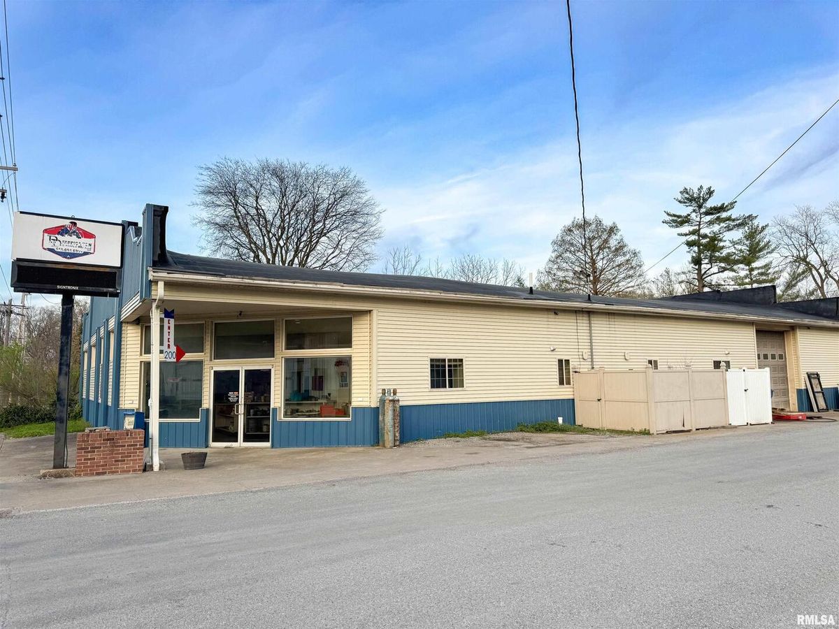 200 FRONT Street, Dongola, IL 62926