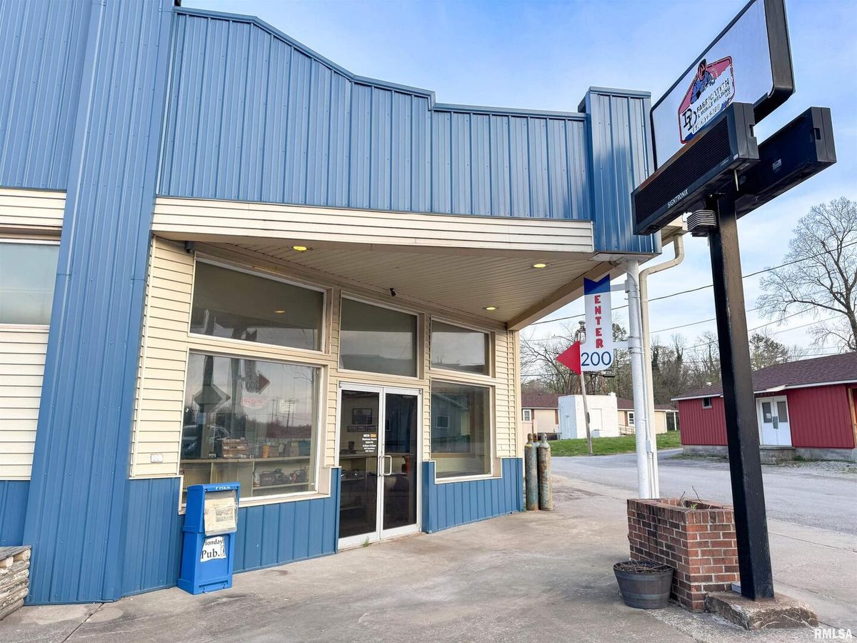 200 FRONT Street, Dongola, IL 62926