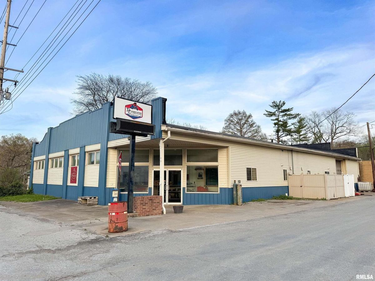 200 FRONT Street, Dongola, IL 62926