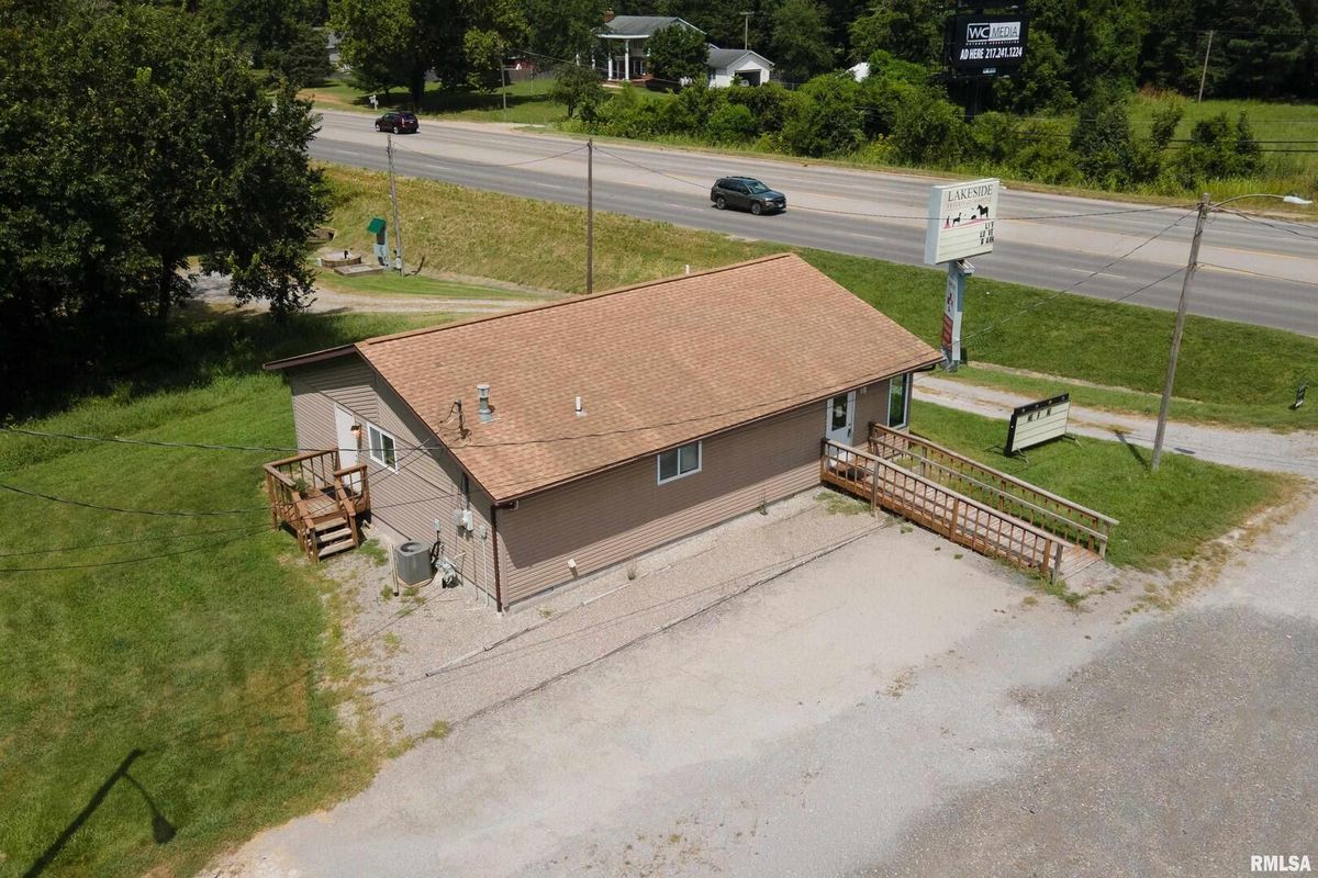 631 N PERSHING Street, Energy, IL 62933