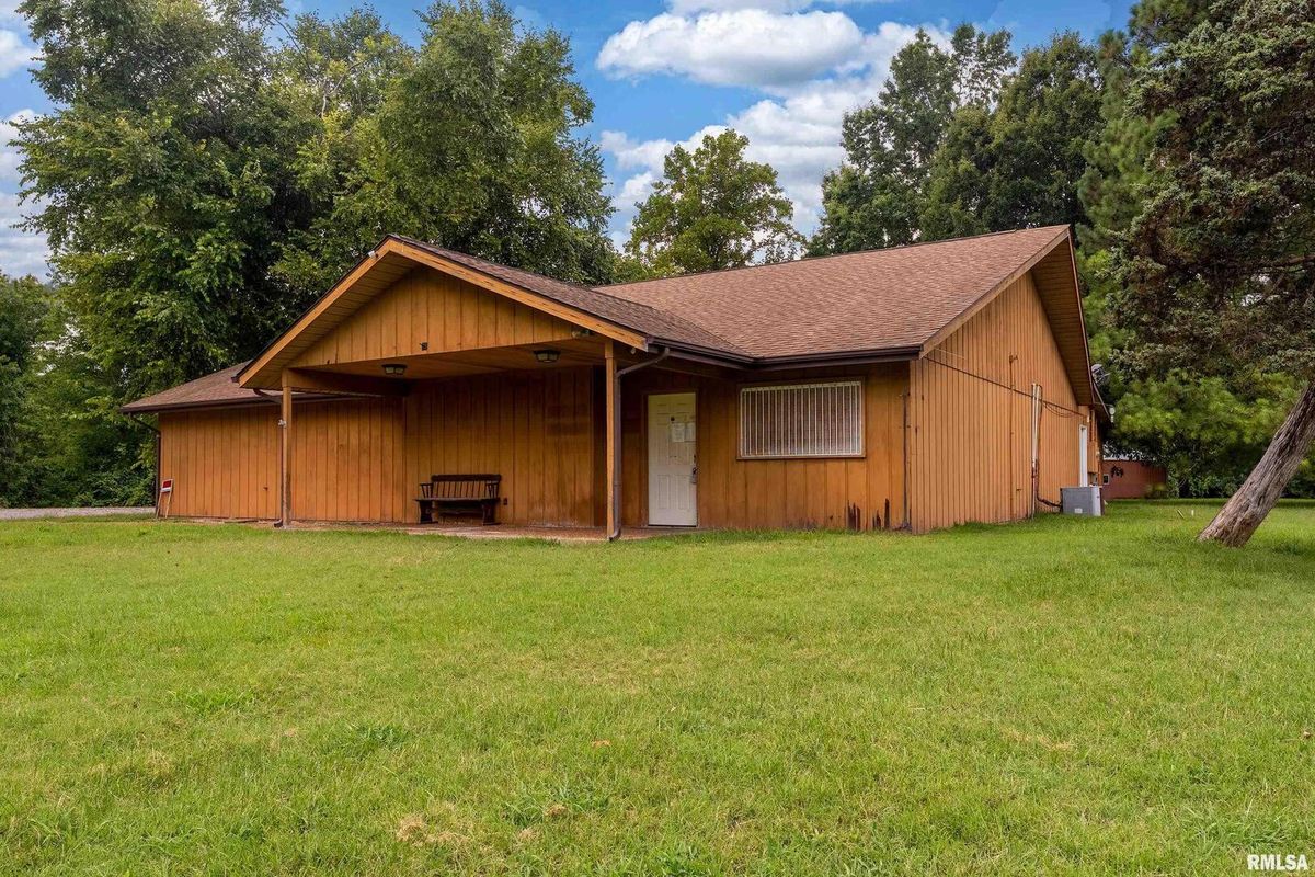 3014 ILLINOIS Avenue, Carbondale, IL 62903