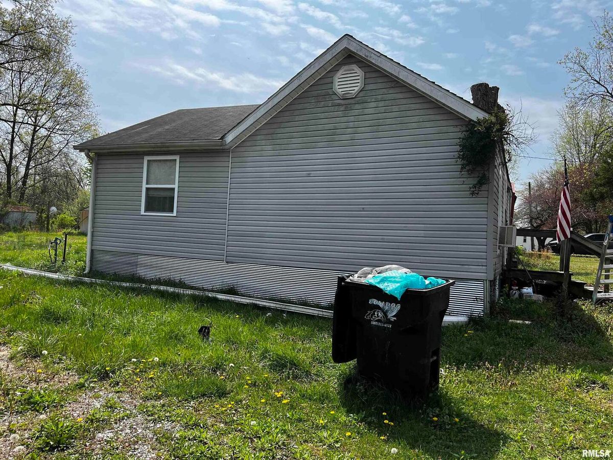 6846 E 1ST Street, Logan, IL 62856