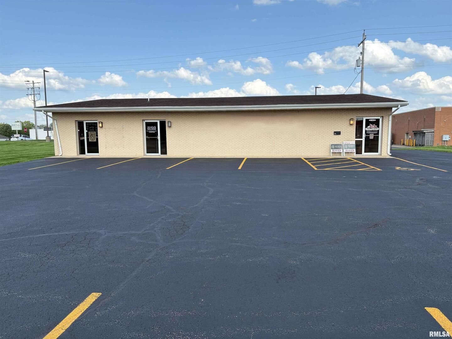 1305 N Carbon Street — Marion, IL 62959
