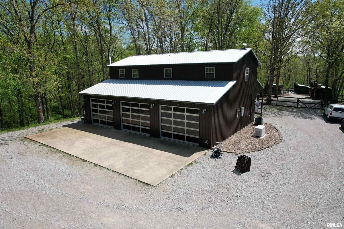 4636 Kinoka Road, Alma, IL 62807