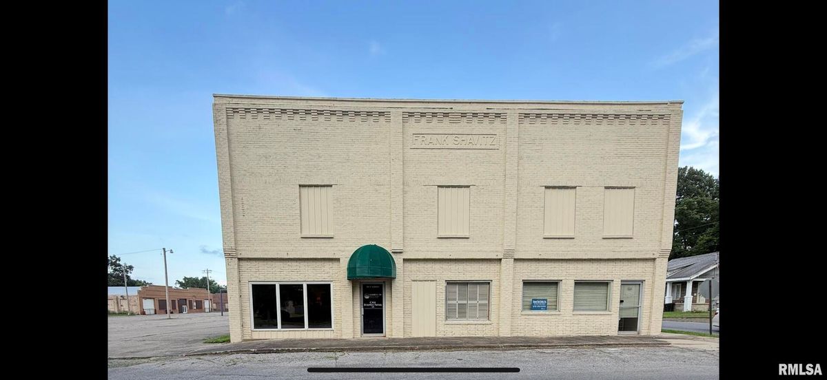 520 MCKINLEY Street, Harrisburg, IL 62946