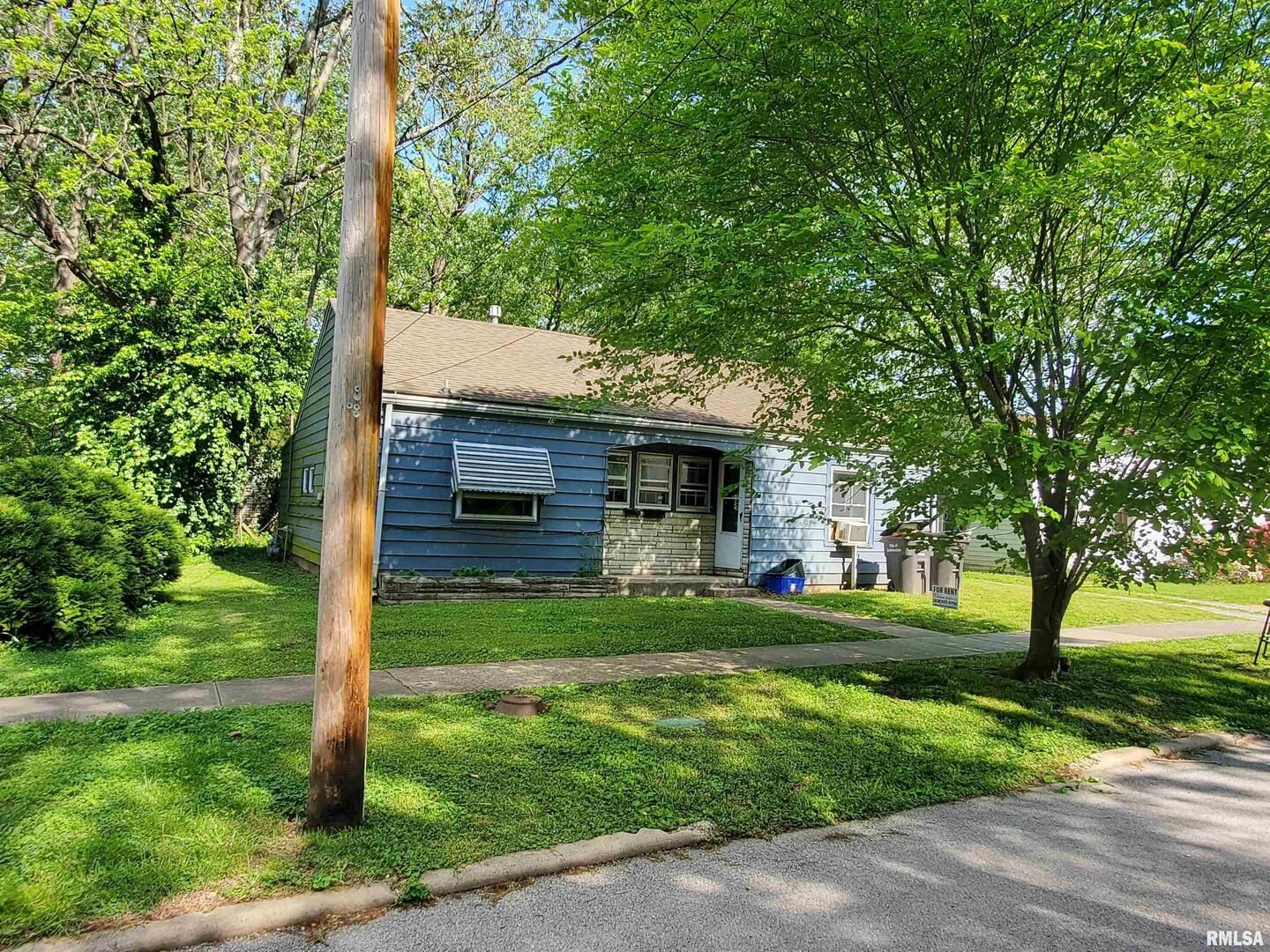 607 N ALMOND Street #1 — Carbondale, IL 62901