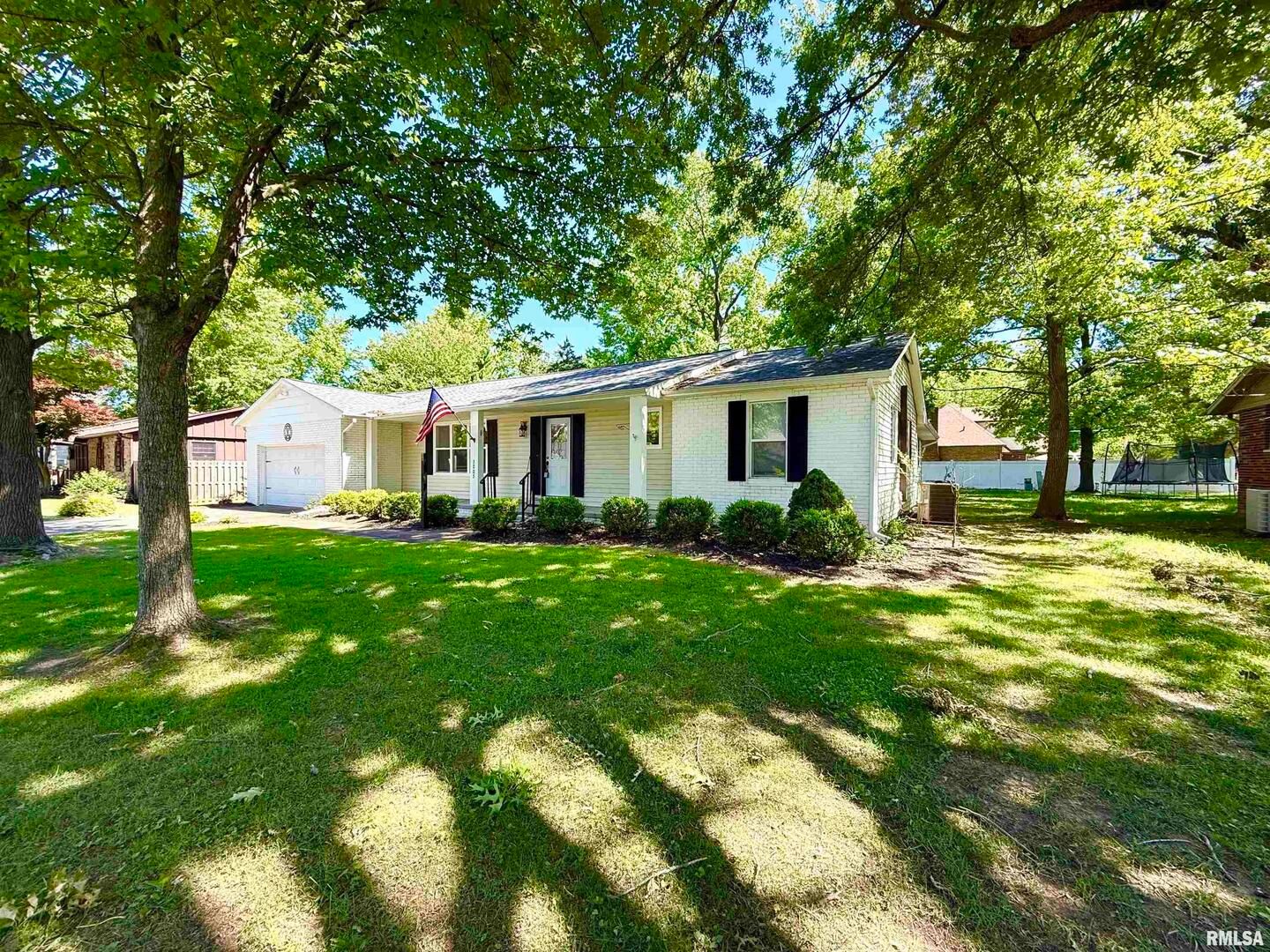 3005 W WOODLAWN Place — Marion, IL 62959