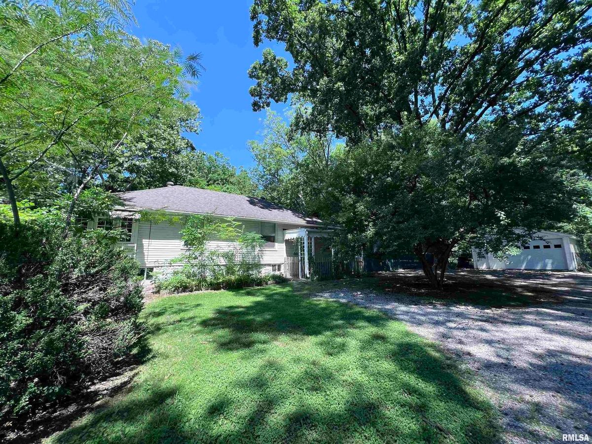 1312 SYCAMORE Street, Carbondale, IL 62901