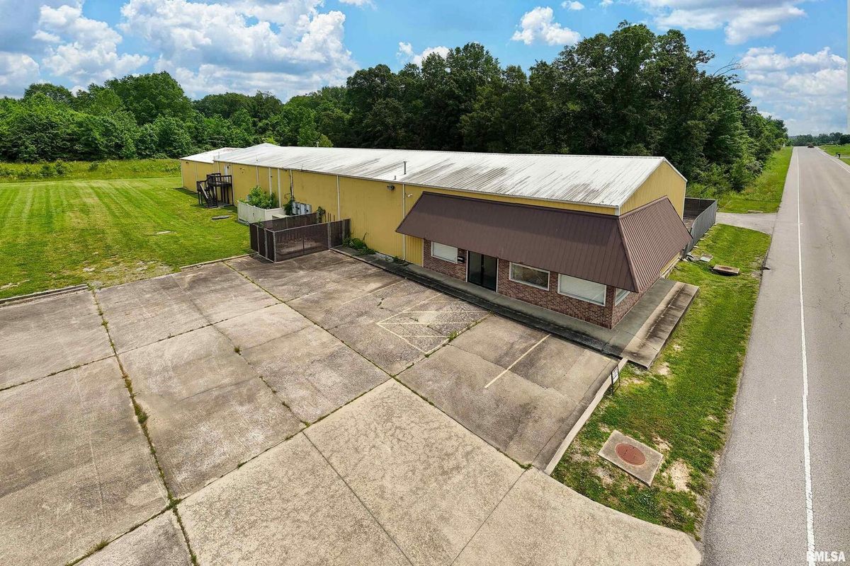 1275 Reed Station Road, Carbondale, IL 62901