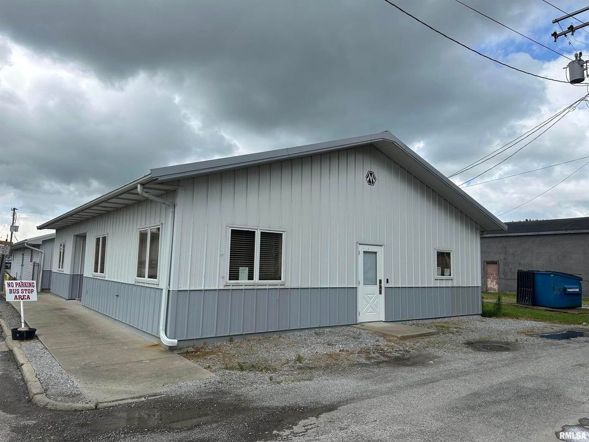 104 SHORT Street, West Frankfort, IL 62896