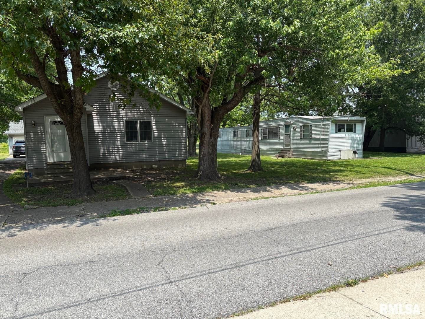 1606 & 1608 W Faust Street — Marion, IL 62959