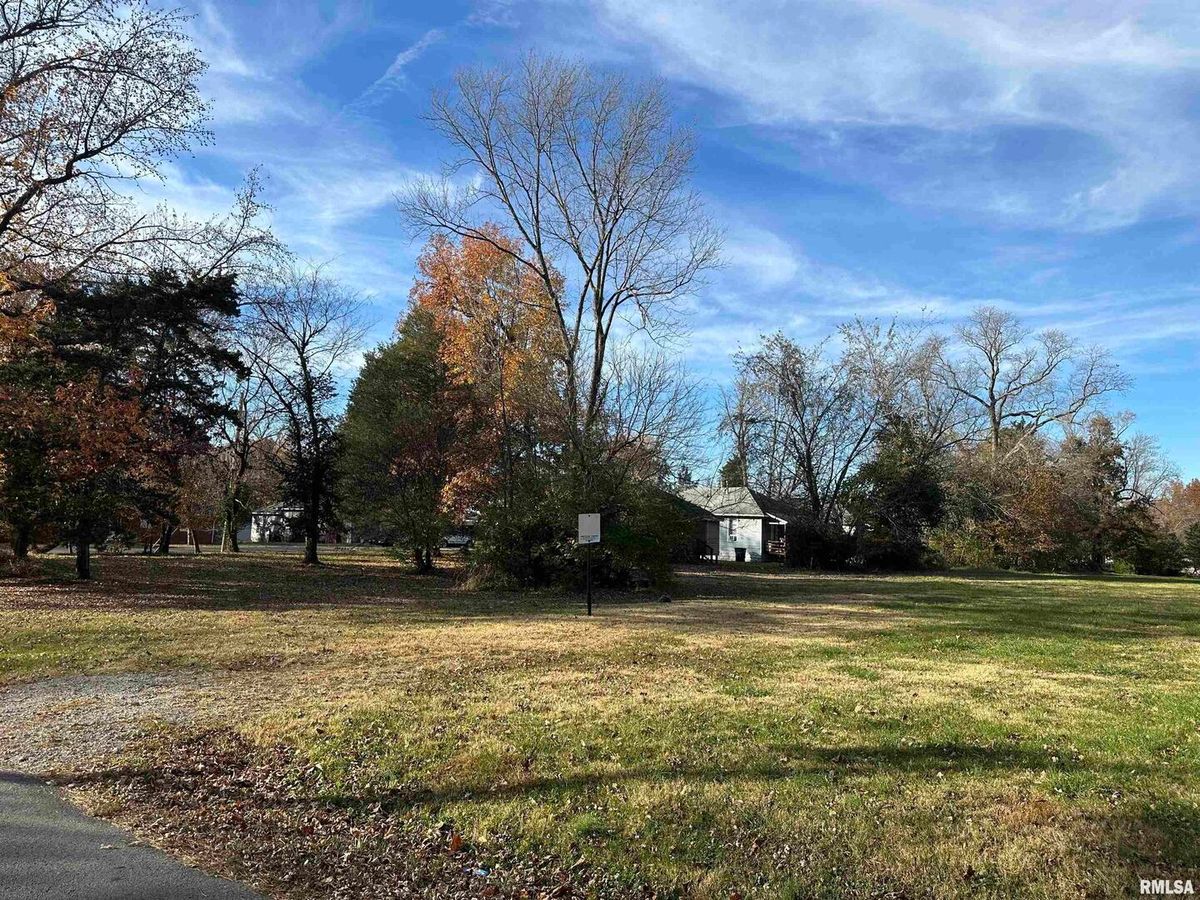 900 CHERRY Street, Carbondale, IL 62901