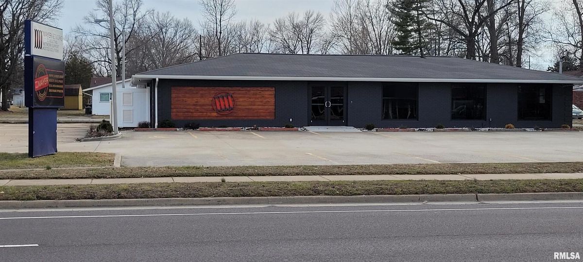 608 EASTGATE Drive, Carbondale, IL 62901