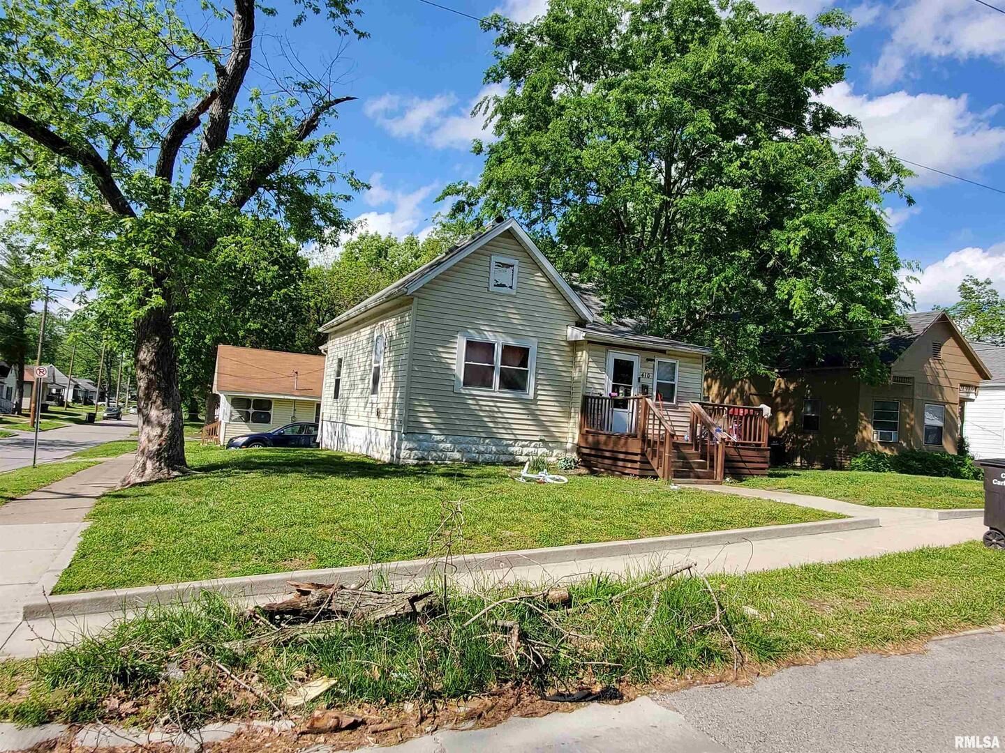 410 W SYCAMORE Street — Carbondale, IL 62901