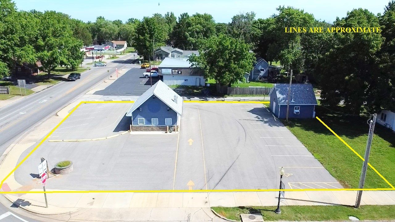 102 N PARK Street — Sesser, IL 62884
