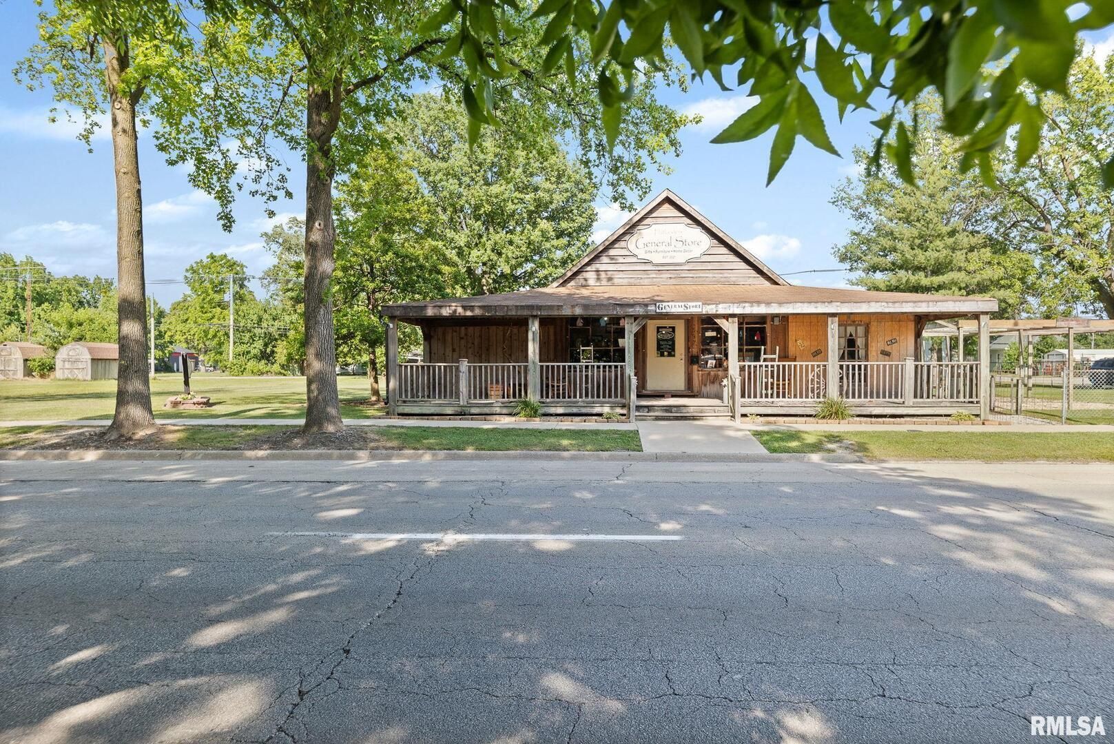 607 N POPLAR Street — Centralia, IL 62801