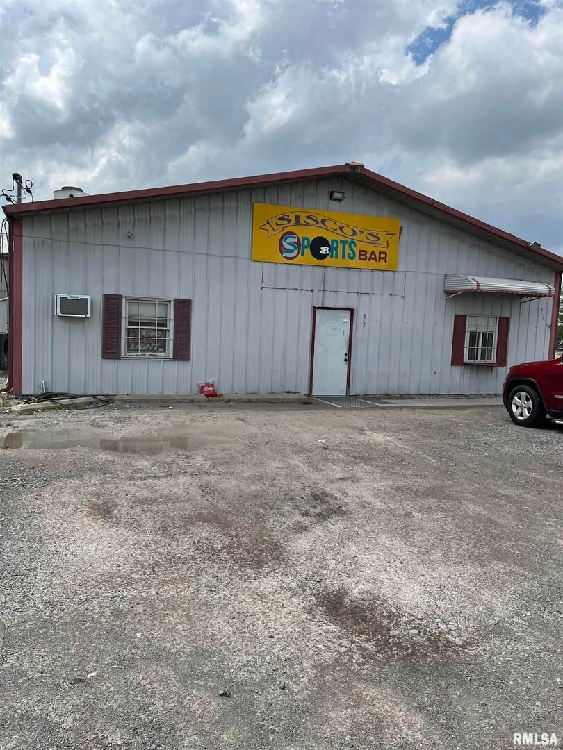 1411 N MAIN Street — Harrisburg, IL 62946