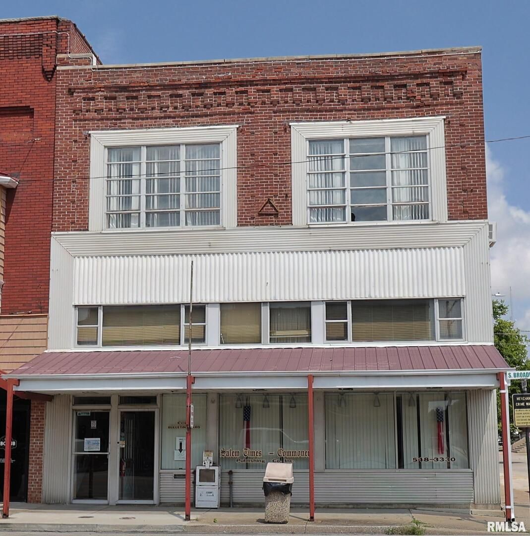 120 BROADWAY Avenue, Salem, IL 62881