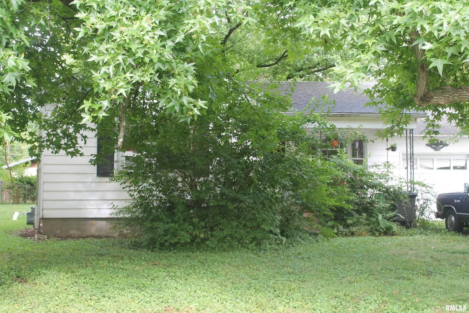 813 N JAMES Street — Carbondale, IL 62901