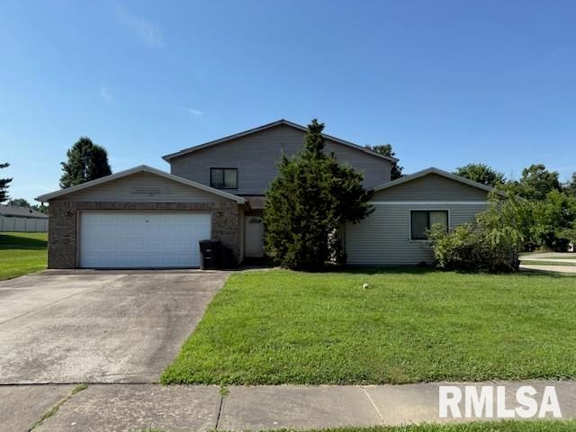 3105 W SUNSET Drive — Carbondale, IL 62901