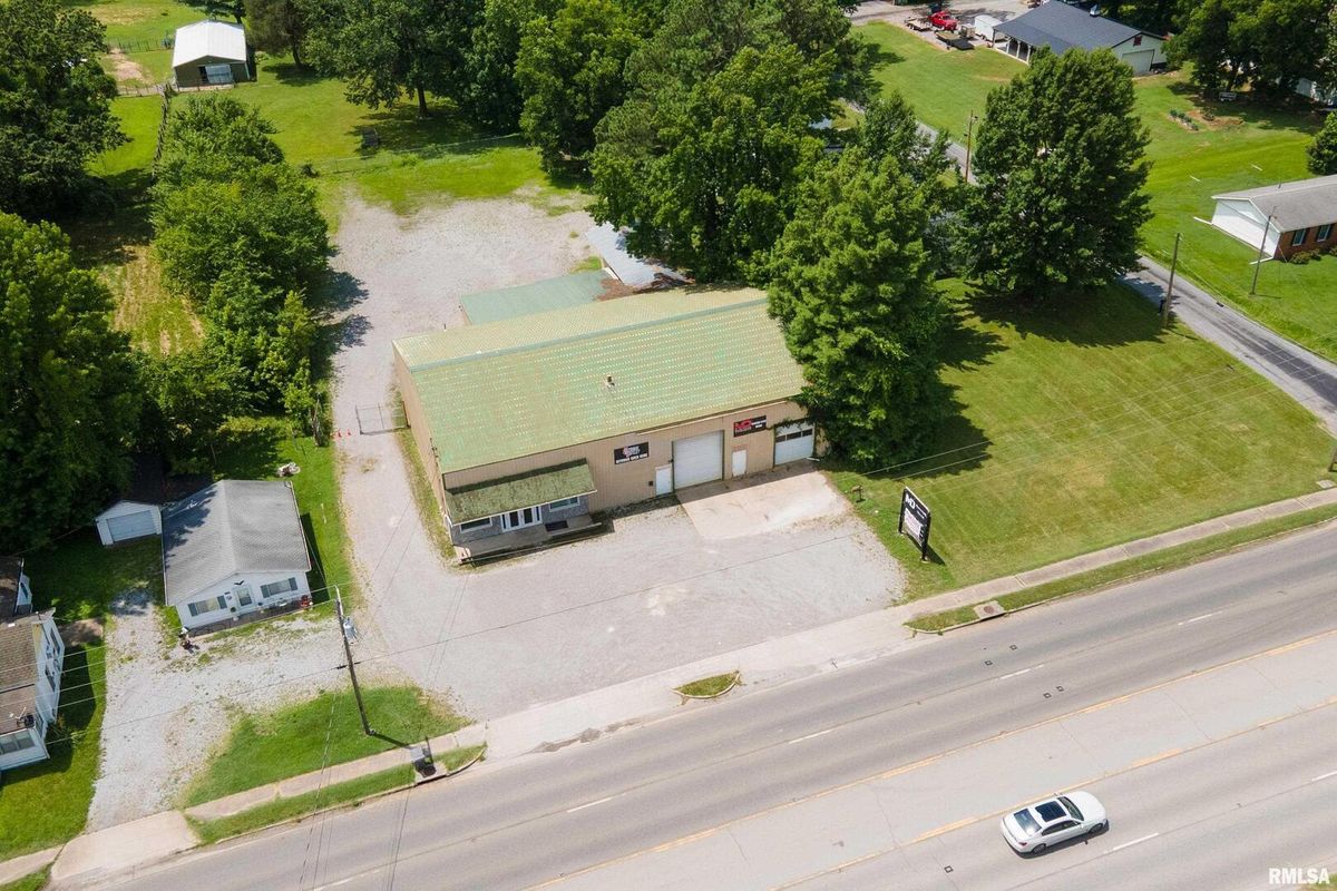 405 S PERSHING Street, Energy, IL 62933