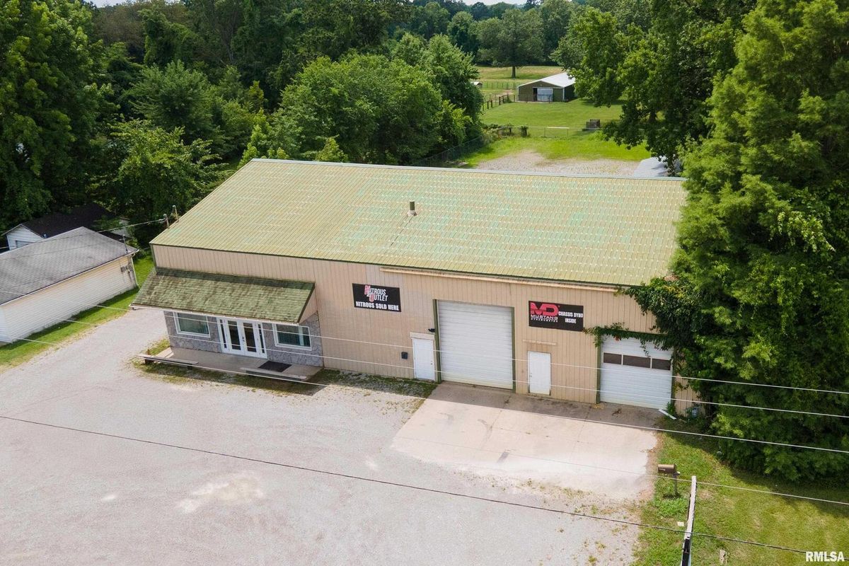 405 S PERSHING Street, Energy, IL 62933