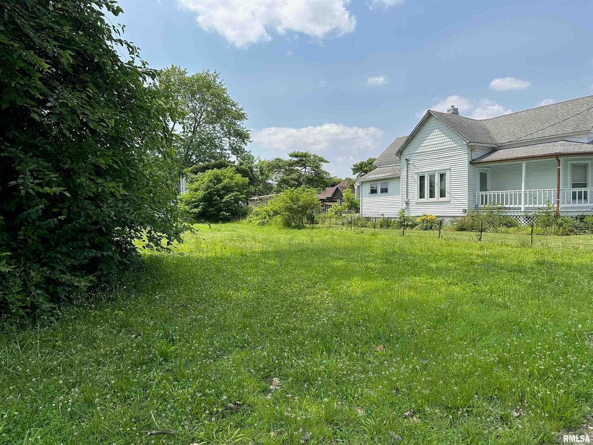 703 N VICTOR Street, Christopher, IL 62822