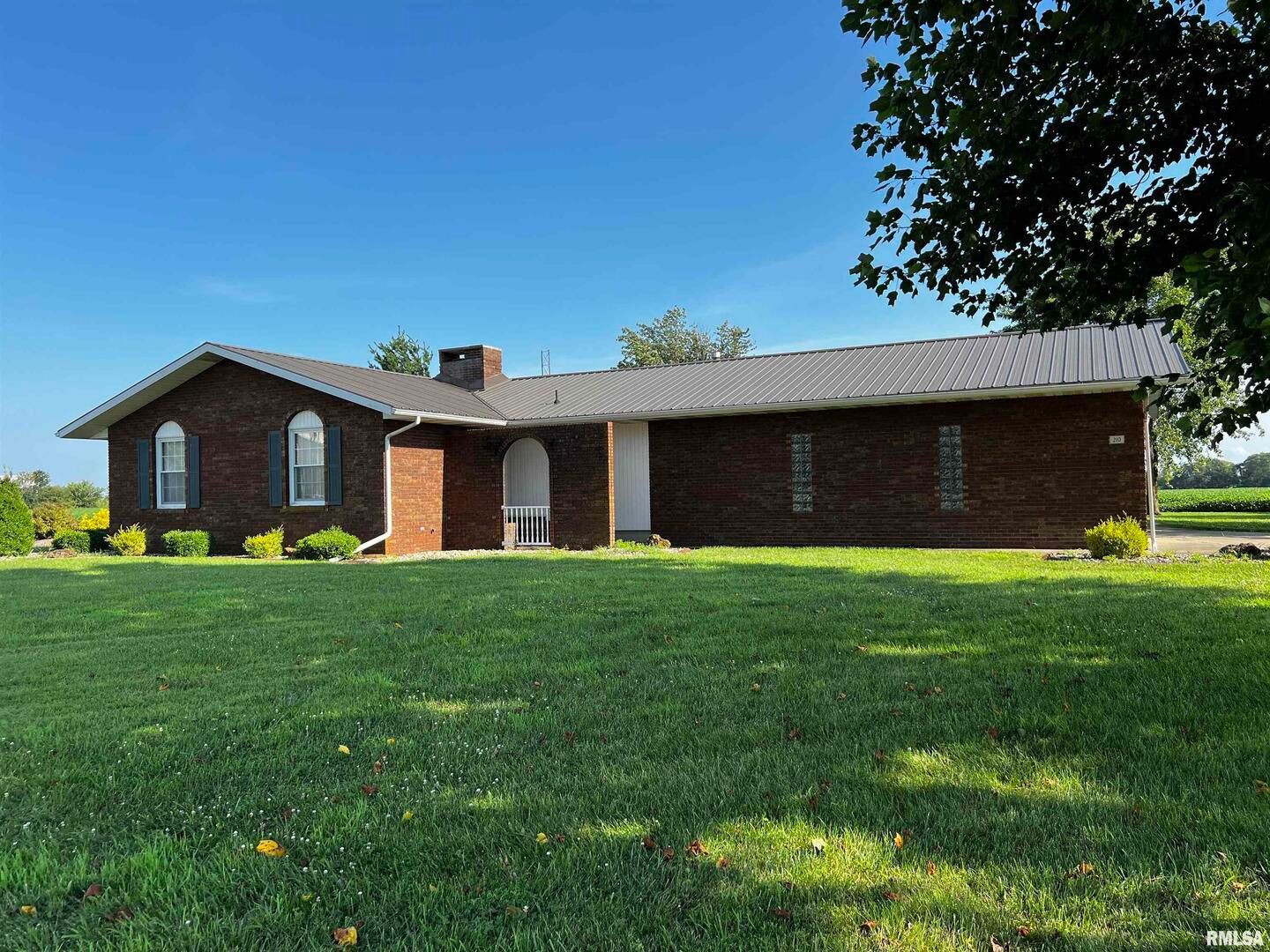 210 W 5TH Street — St Peter, IL 62880