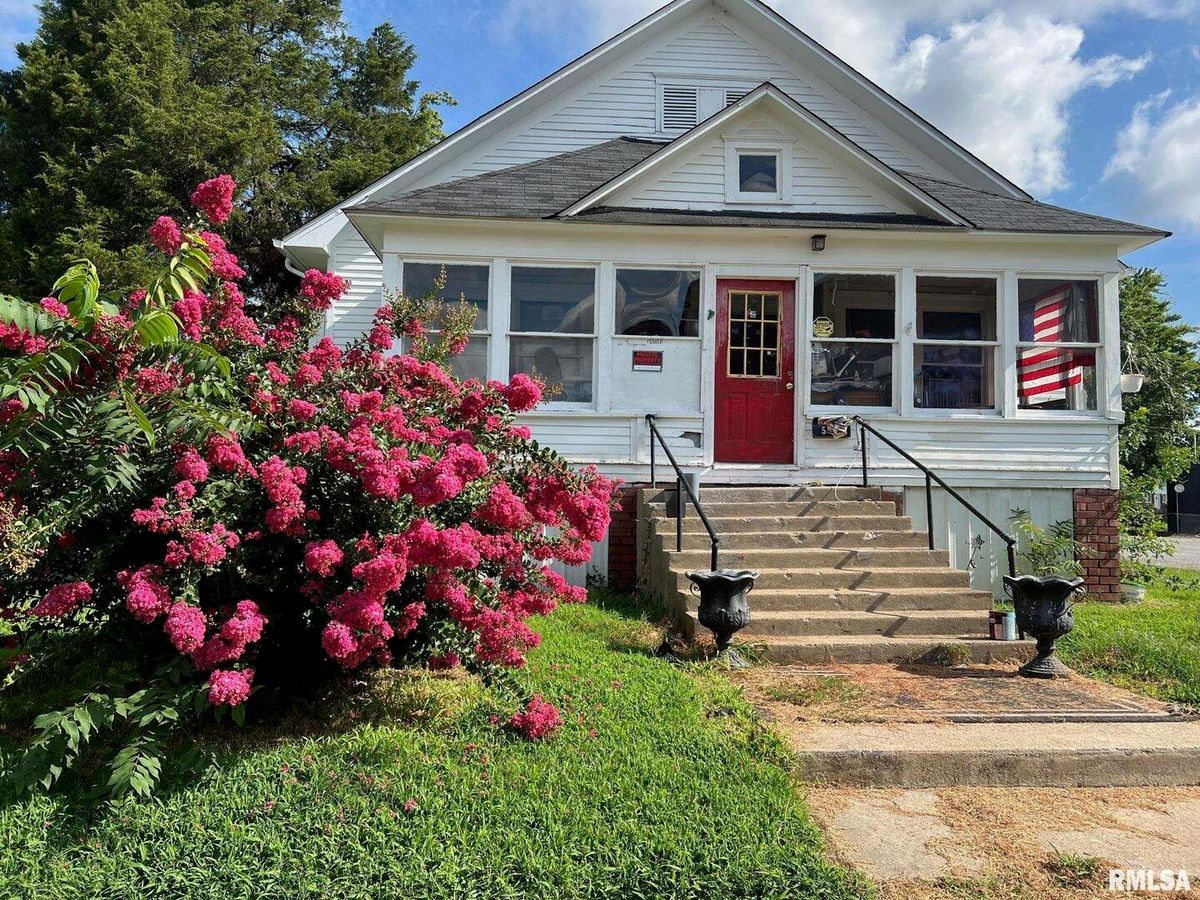 503 POPLAR Street, West Frankfort, IL 62896