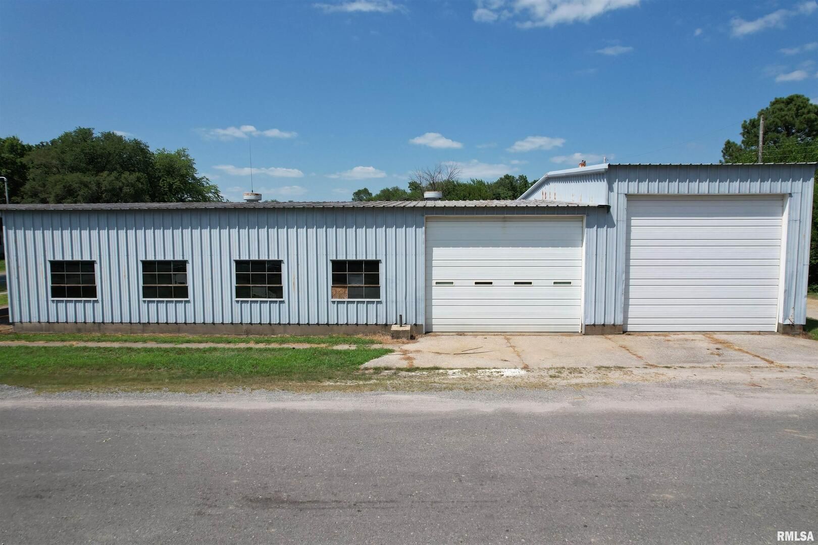1425 S LOCUST Street — Centralia, IL 62881