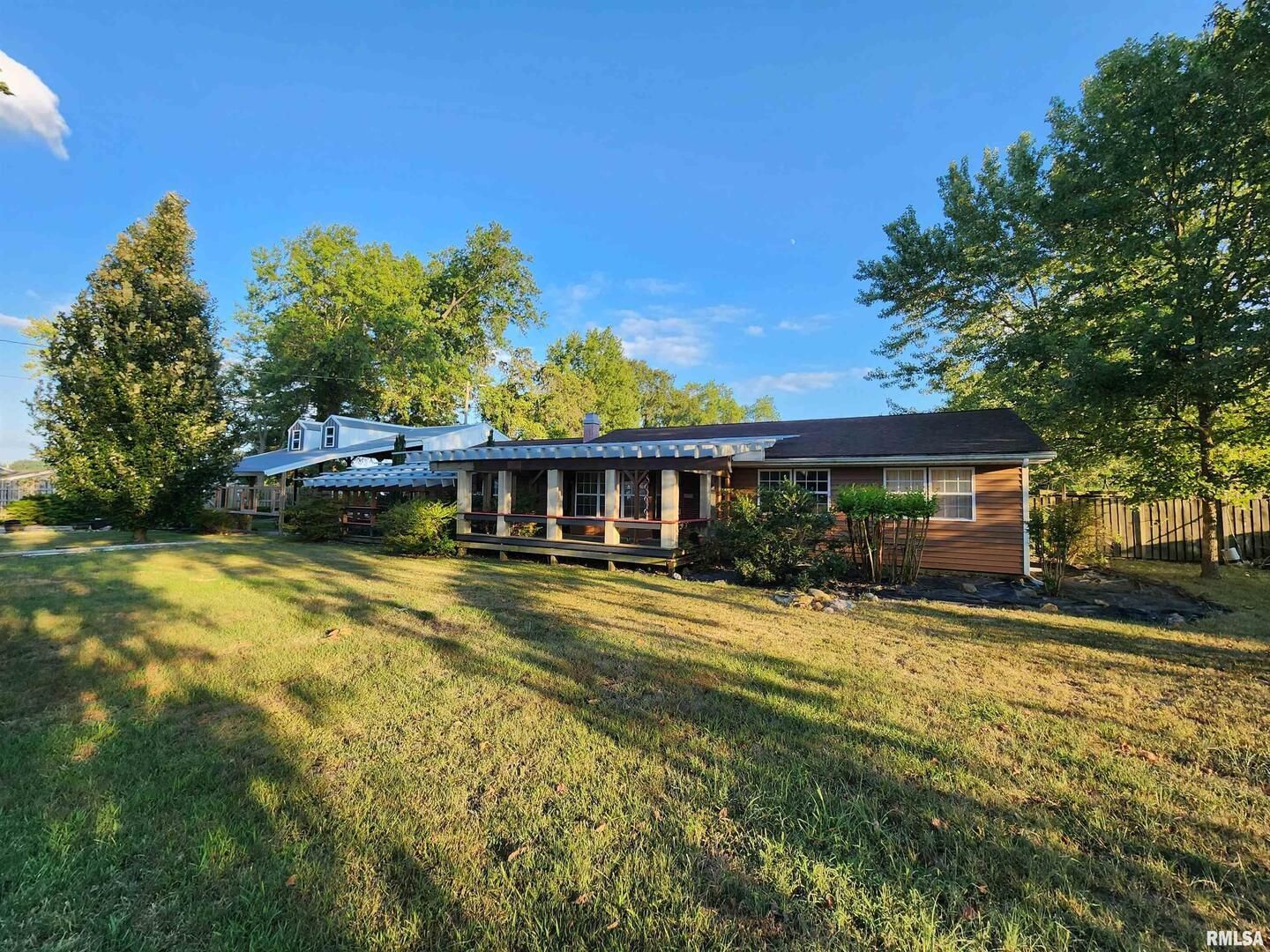 5628 COAL Street — Sesser, IL 62884-2038