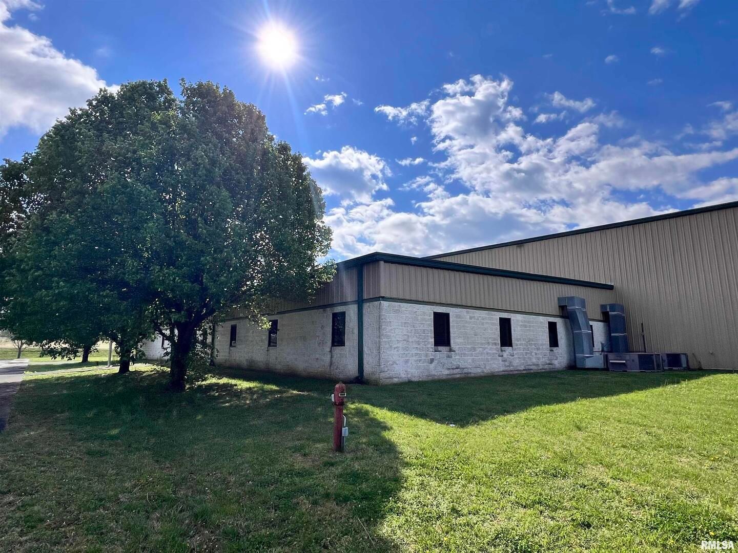 5326 Industrial Park Road #Office Space — Metropolis, IL 62960