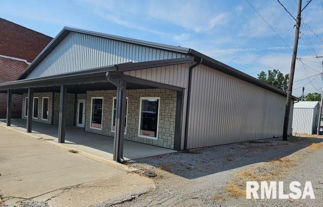 105 E MAIN Street — Ridgway, IL 62979