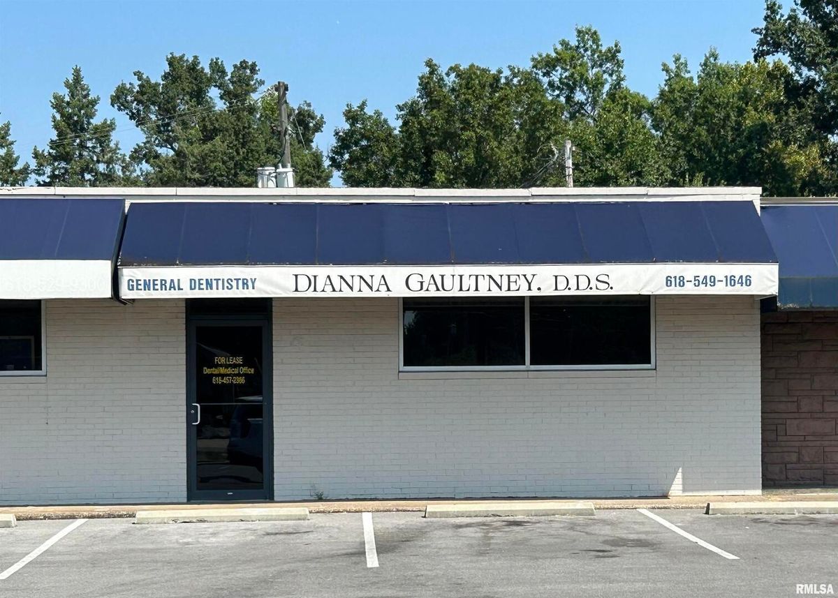 1112 MAIN Street, Carbondale, IL 62901