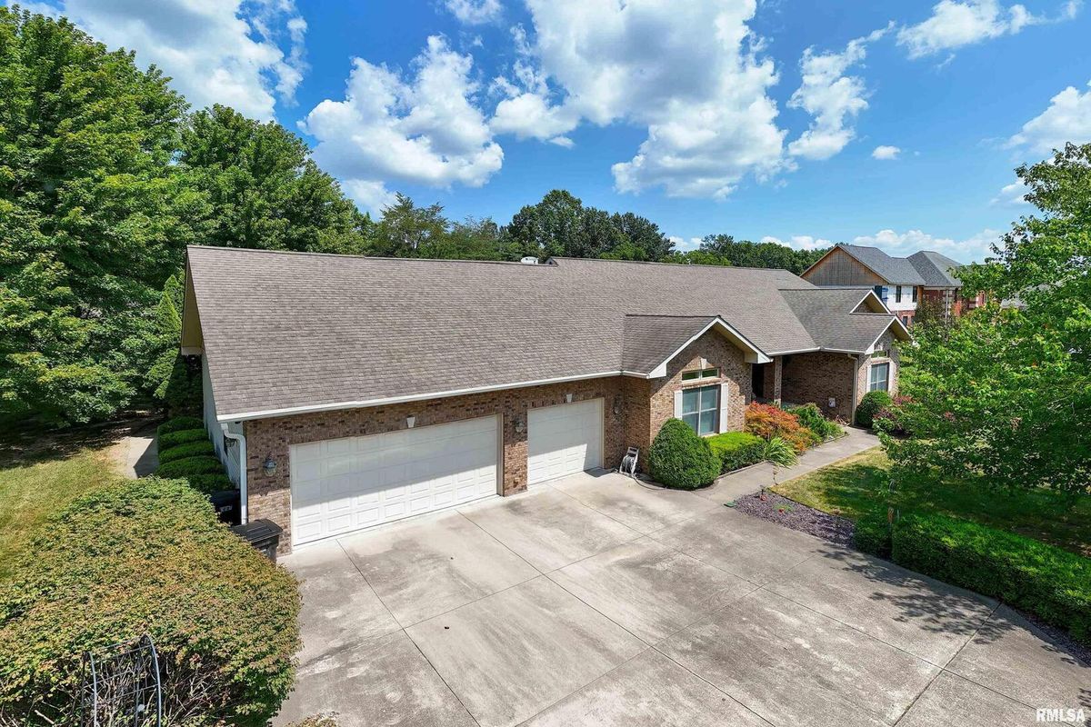 1410 Bradford Lane, Carbondale, IL 62901