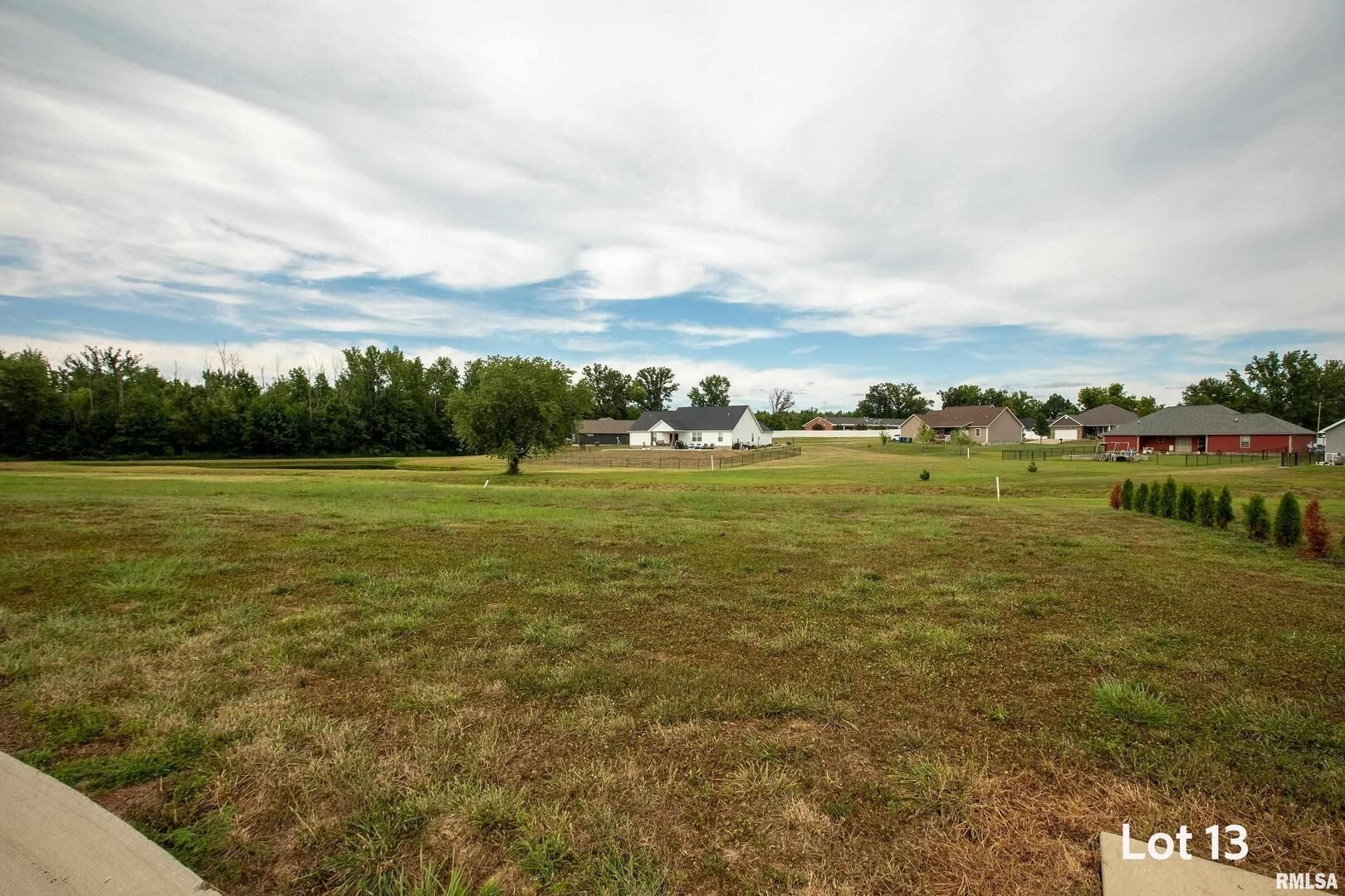 1303 WAYNE Avenue — Marion, IL 62959