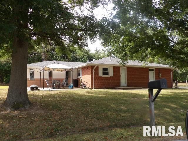 736 N MILL Street, Carrier Mills, IL 62917