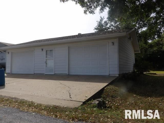 736 N MILL Street, Carrier Mills, IL 62917