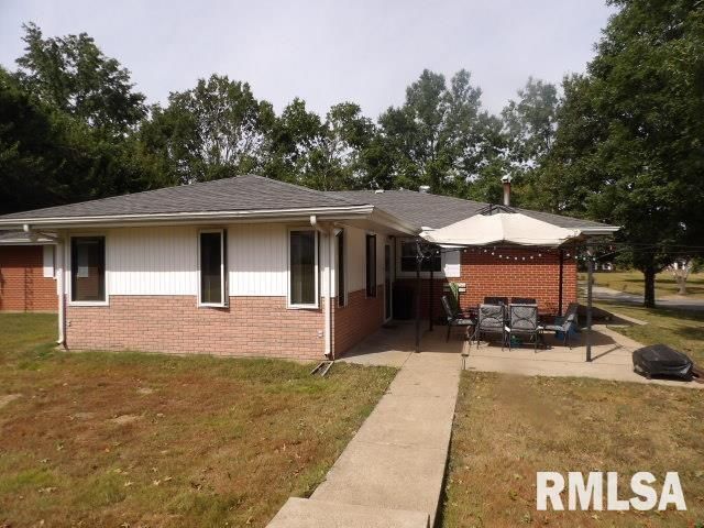 736 N MILL Street, Carrier Mills, IL 62917