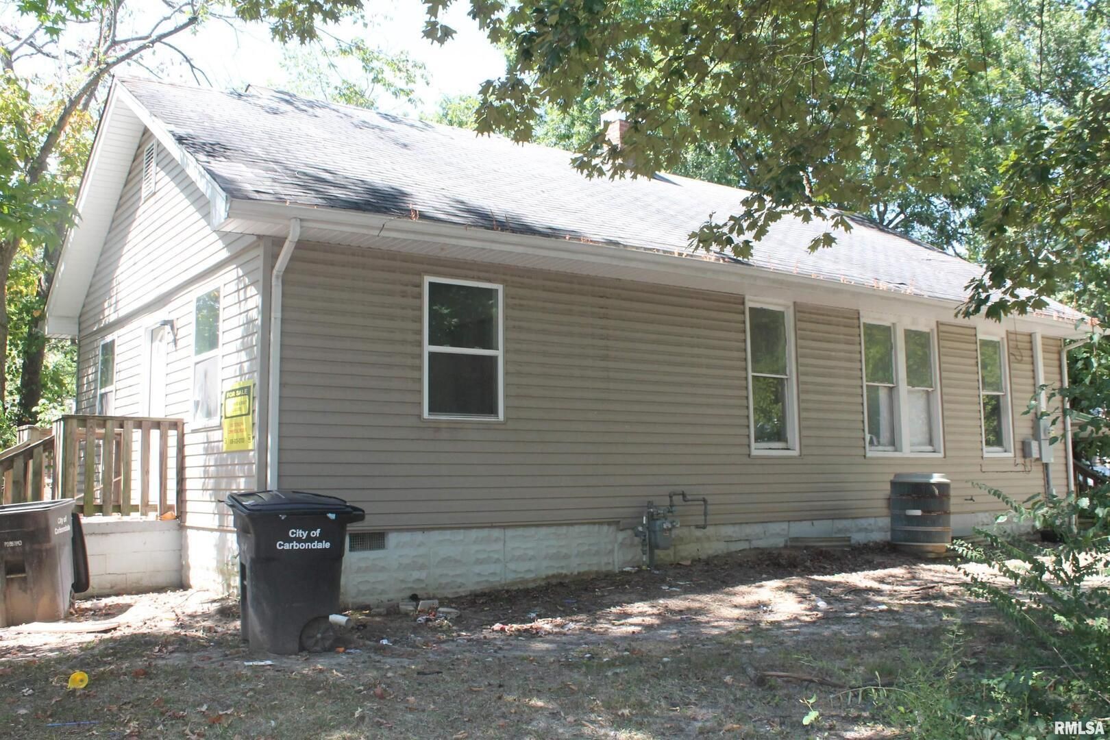 702 W WALNUT Street — Carbondale, IL 62901