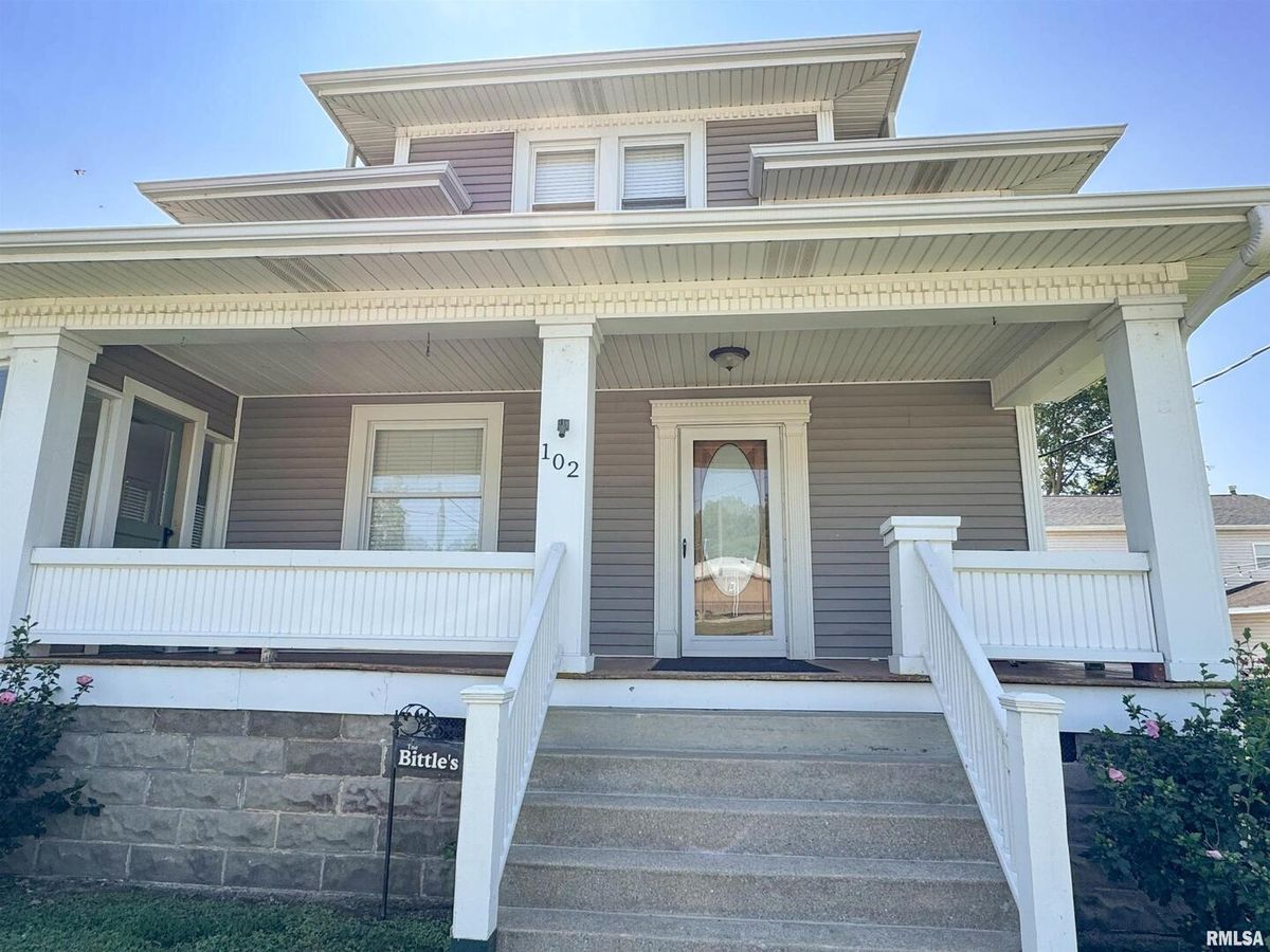 102 FRONT Street, Dongola, IL 62926