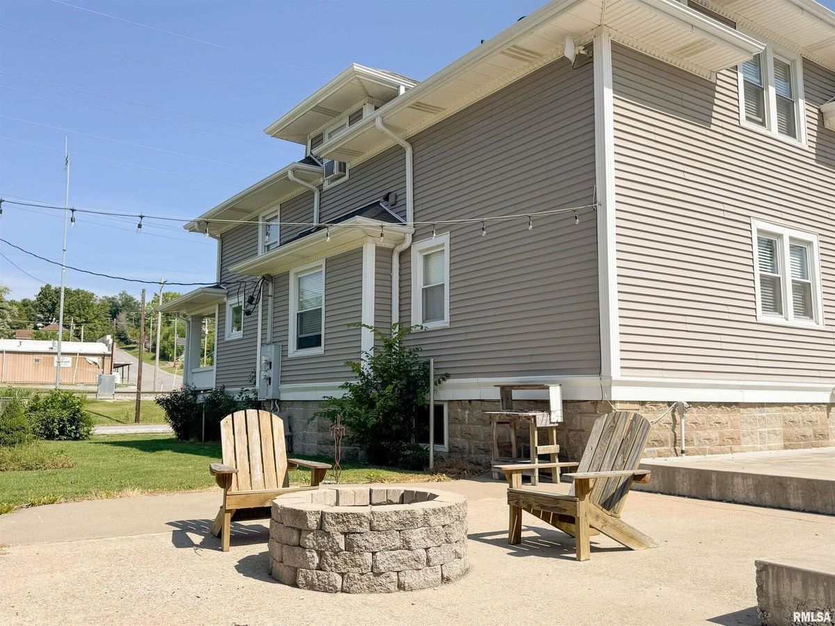 102 FRONT Street, Dongola, IL 62926